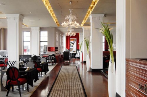 MMB ENTRACE CORRIDOR photo Artbeat 2 The Choice is Shanghai! EAT LOVE SAVOR International luxury lifestyle magazine and bookazines