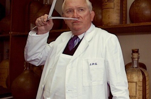 Jean Paul GUERLAIN Jean-Paul GUERLAIN Joins French Start-up 'My Exclusive Collection' to Create Exceptional Perfumes EAT LOVE SAVOR International luxury lifestyle magazine and bookazines