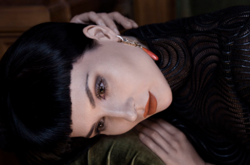 Beautiful Things: Contemporary and Stylish Englebert Jewelry Since 1920 7 englebert jewelry woman Beautiful Things: Contemporary and Stylish Englebert Jewelry Since 1920 - EAT LOVE SAVOR International Luxury Lifestyle Magazine