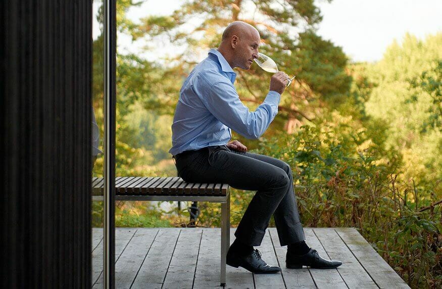 Richard Juhlin a la Maison Discover digital platform champagneclub.com for Champagne Lovers by Richard Juhlin - EAT LOVE SAVOR International luxury lifestyle magazine, bookazines & luxury community