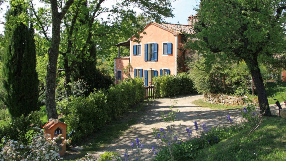 villa vetrichina exterior Discover Villa Vetrichina in the Romantic Tuscan Countryside for Rest, Relaxation and Fine Food in a Quaint, Immersive Escape - EAT LOVE SAVOR International Luxury Lifestyle Magazine