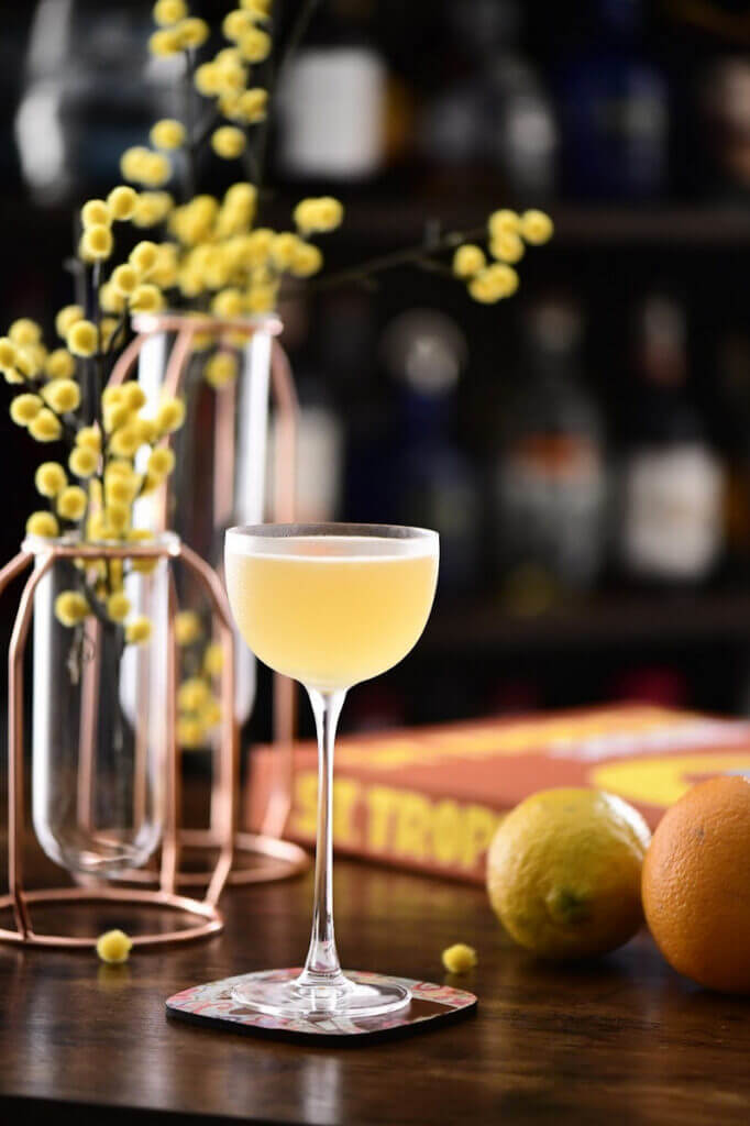 Gin 44N gimlet cocktail